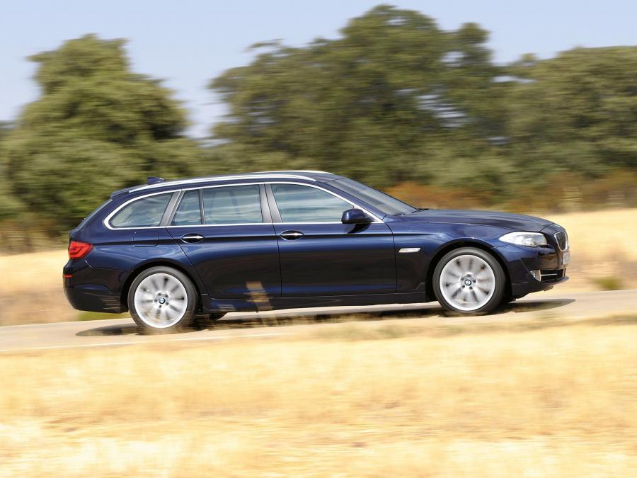  BMW 5-Series Touring 2010 года  (фото 6 из 75)